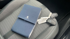 Peugeot 208 1.2 PureTech 100 Allure 5dr EAT8 Petrol Hatchback